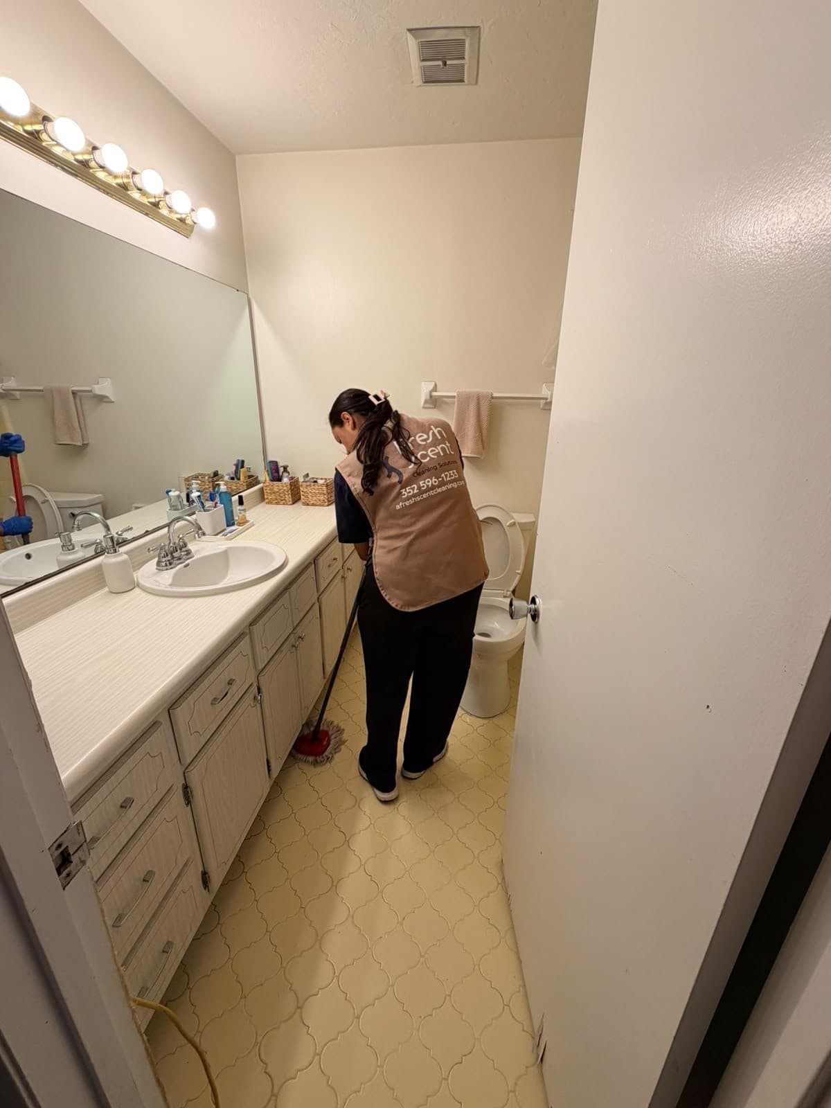 A Fresh Scent Cleaning Solutions cleaning services in Gainesville, FL - photo 5
